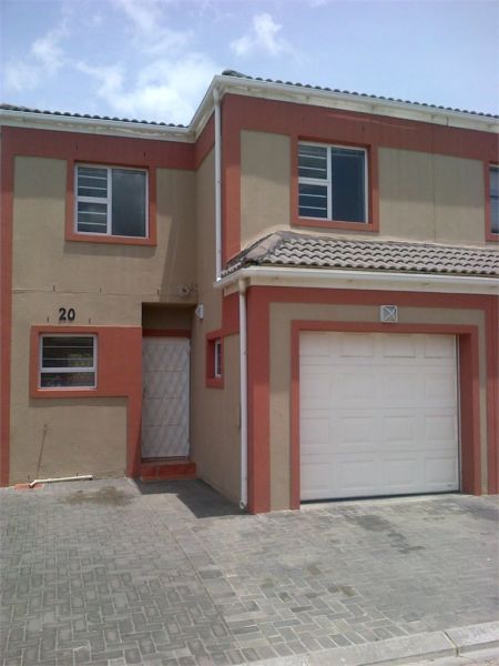 To Let 3 Bedroom Property for Rent in Longlands Western Cape